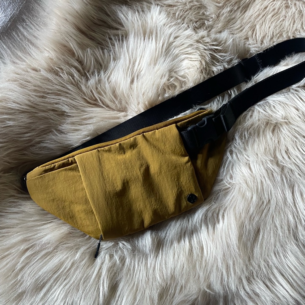 Lululemon belt bag